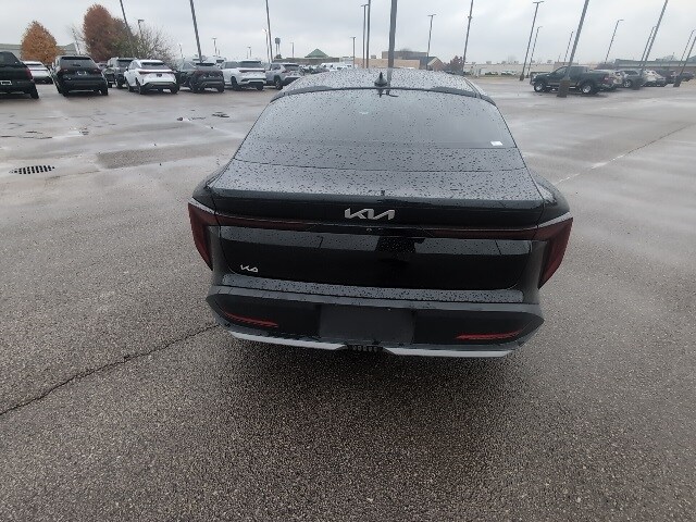 2025 Kia K4 LXS photo 4