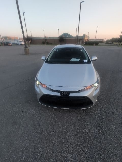 2025 Toyota Corolla LE - Photo 16