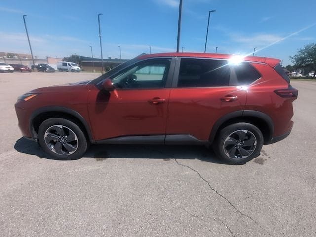 2025 Nissan Rogue SV - Photo 8