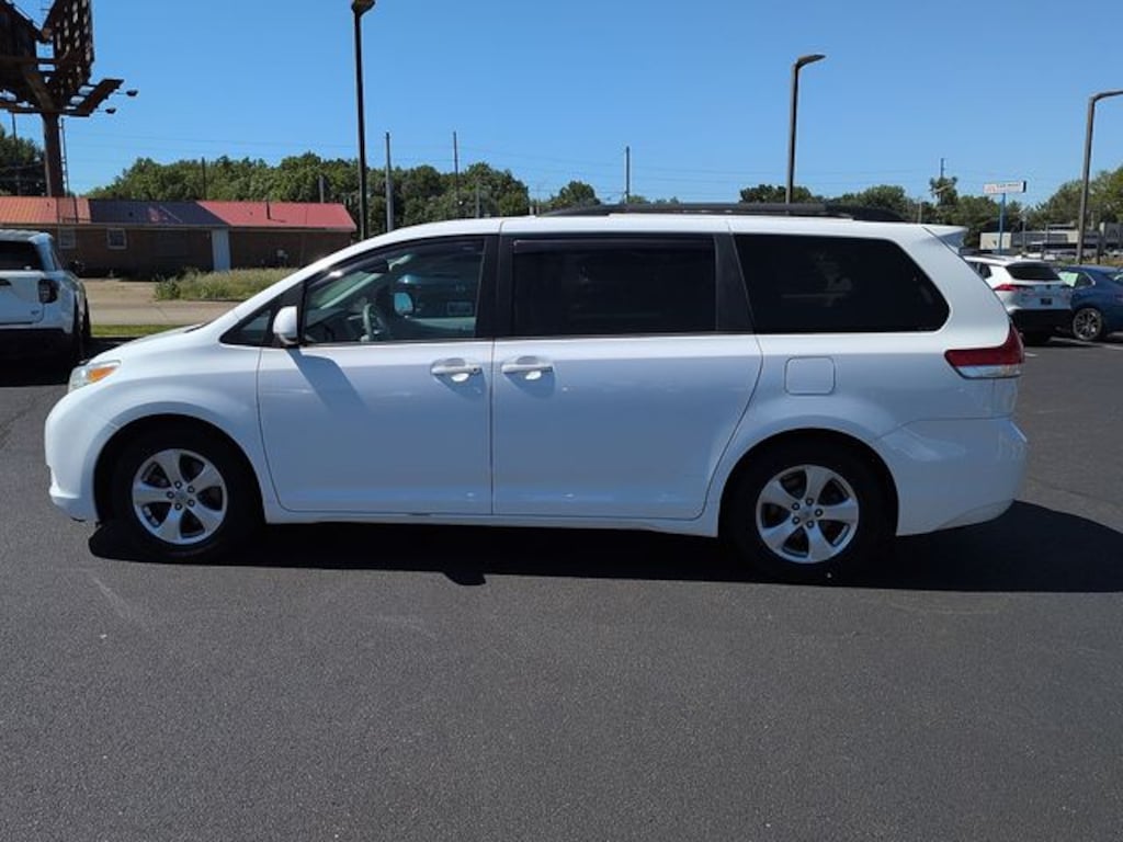 Used 2013 Toyota Sienna LE Van