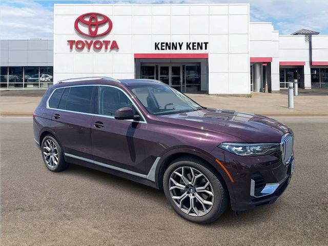 2022 BMW X7 xDrive40i's photo