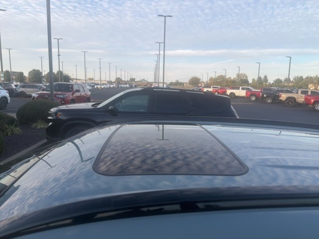 Used 2023 Toyota RAV4 Hybrid XLE SUV