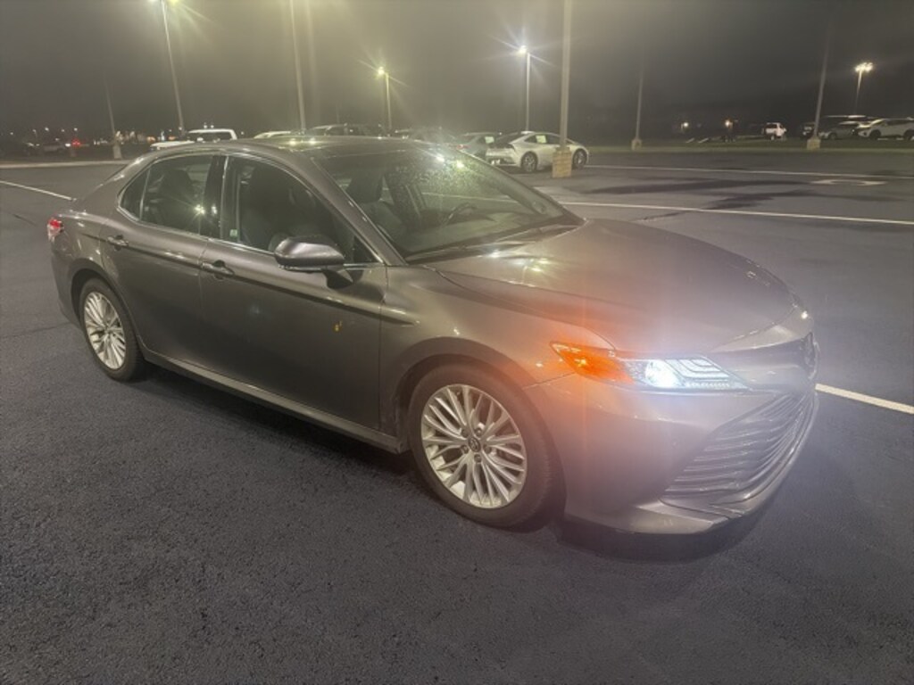Used 2018 Toyota Camry XLE Sedan