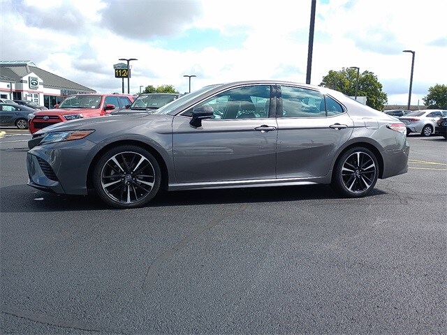 2018 Toyota Camry XSE photo 3