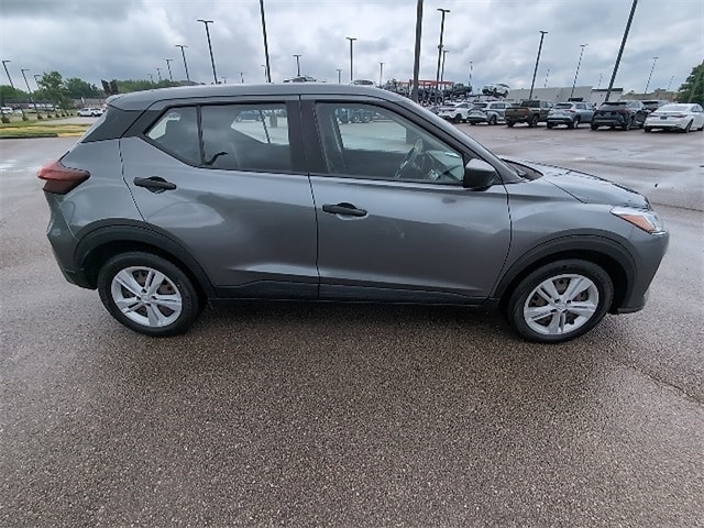 Used 2022 Nissan Kicks S with VIN 3N1CP5BV3NL479476 for sale in Evansville, IN