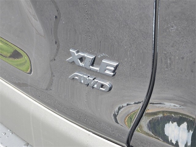 2025 Toyota RAV4 XLE Premium photo 4