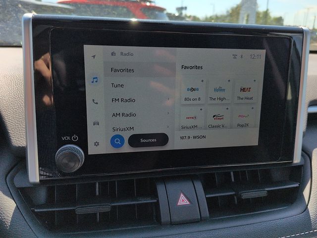 2025 Toyota RAV4 XLE - Photo 22