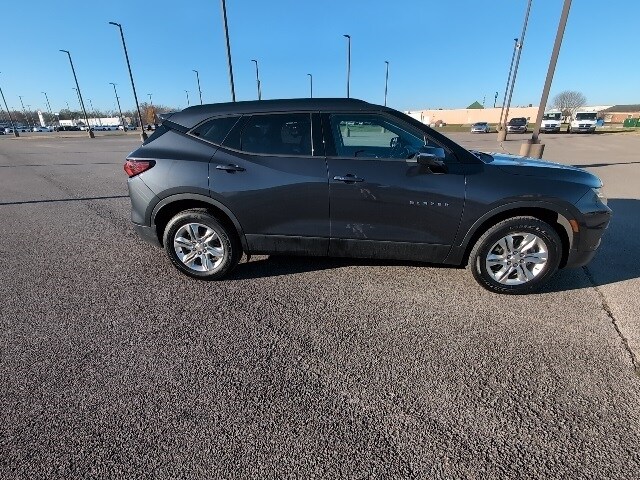 2022 Chevrolet Blazer 2LT photo 2