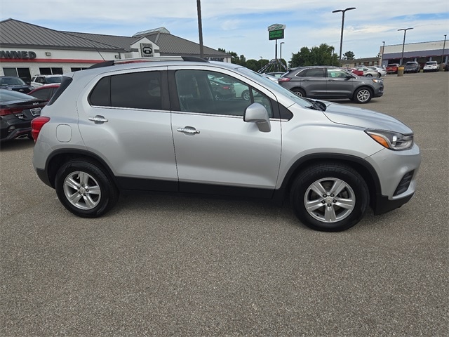 Used 2018 Chevrolet Trax LT with VIN KL7CJLSB1JB596555 for sale in Evansville, IN