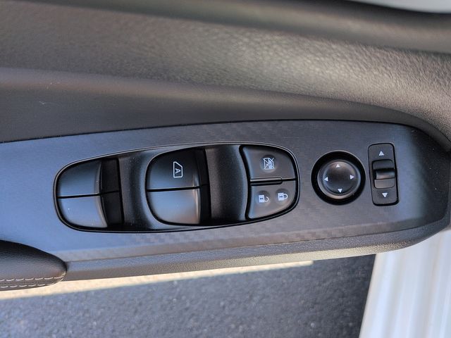 2025 Nissan Altima SV - Photo 16