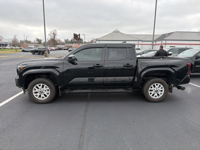 2024 Toyota Tacoma SR5 photo 3