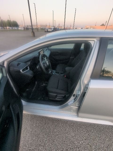 2025 Toyota Corolla LE - Photo 11