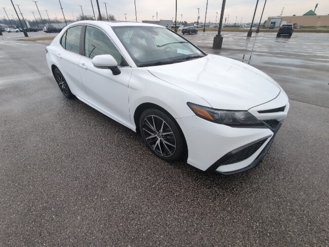 2021 Toyota Camry SE Sedan