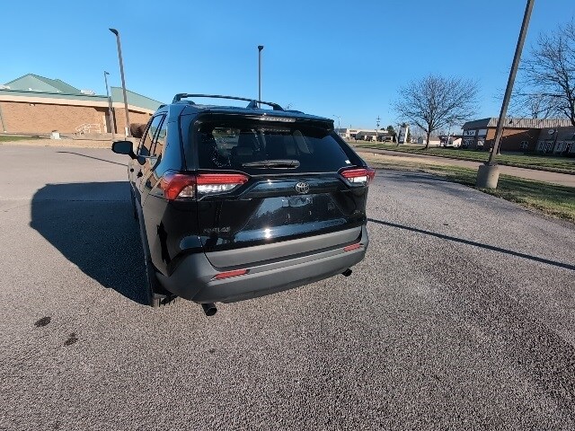 2025 Toyota RAV4 XLE Premium photo 4