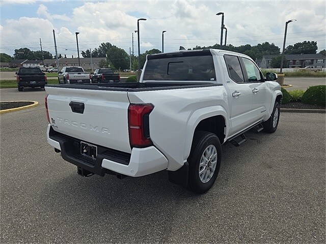 2025 Toyota Tacoma SR5 photo 2