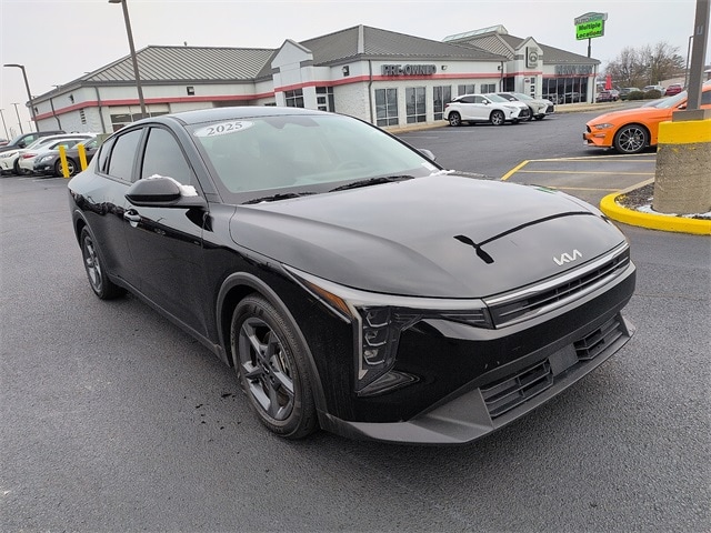 2025 Kia K4 LXS's photo