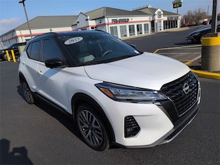 2023 Nissan Kicks SR SUV