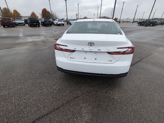 2025 Toyota Camry LE photo 4