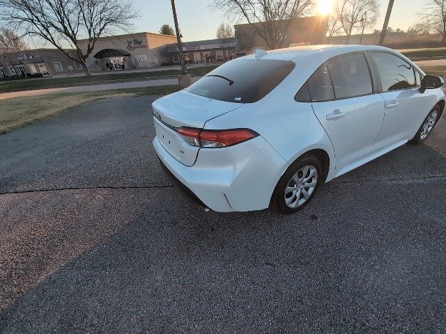 2024 Toyota Corolla LE photo 3