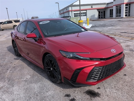 2025 Toyota Camry SE Sedan