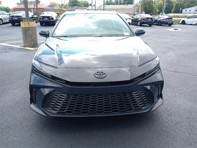 2025 Toyota Camry SE photo 2