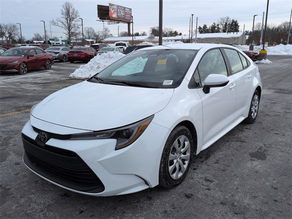 Certified 2025 Toyota Corolla LE Sedan