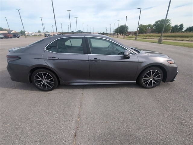 Certified 2021 Toyota Camry SE with VIN 4T1G11AK6MU480444 for sale in Evansville, IN