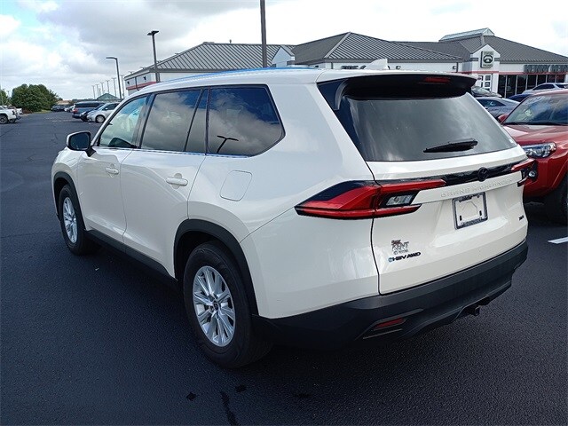 2024 Toyota Highlander Hybrid XLE photo 2