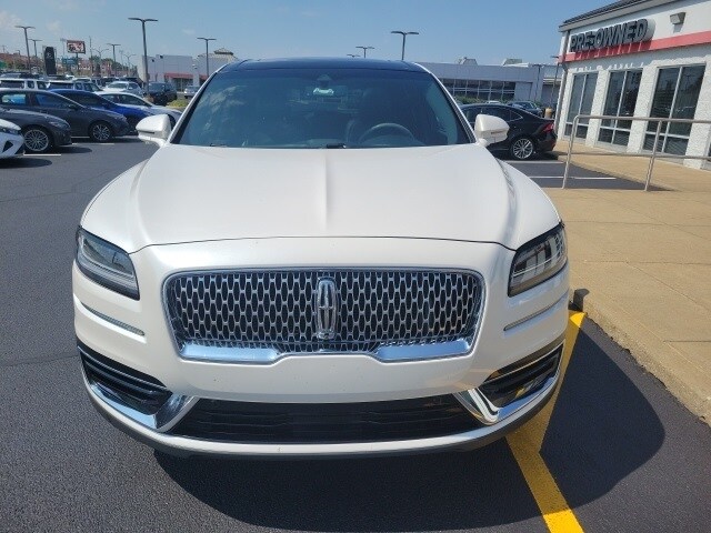 2019 Lincoln Nautilus Reserve photo 3