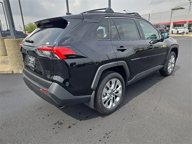 2025 Toyota RAV4 XLE Premium photo 3