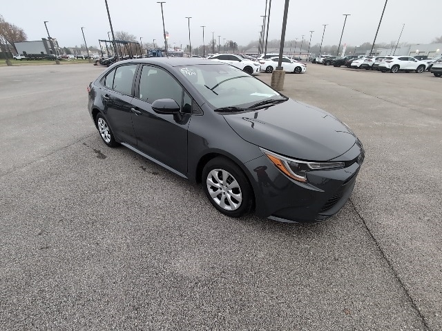 2024 Toyota Corolla LE's photo