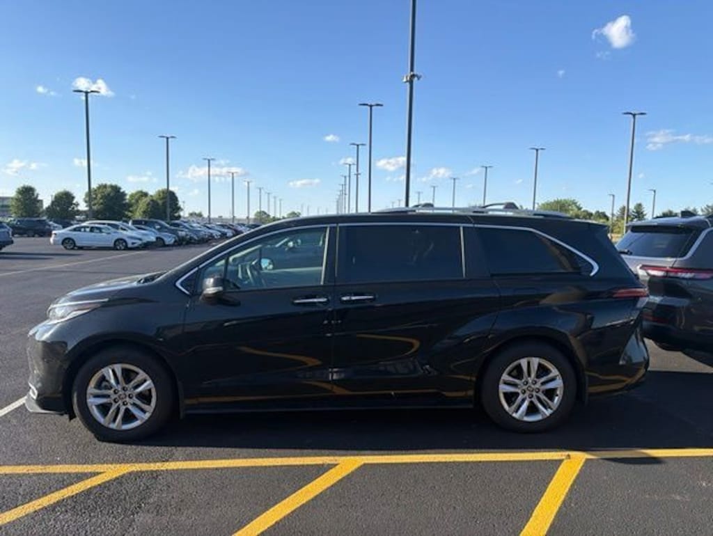 Used 2022 Toyota Sienna Limited Van Passenger Van