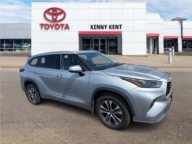  2022 Toyota Highlander XLE AWD   