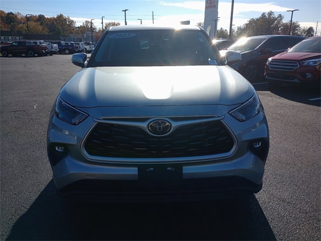 Certified 2025 Toyota Highlander LE SUV