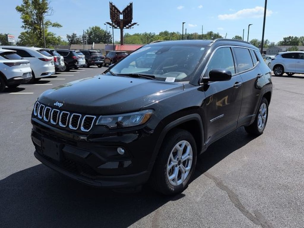 Used 2025 Jeep Compass Latitude SUV