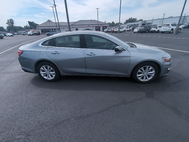 2023 Chevrolet Malibu 1LT photo 2
