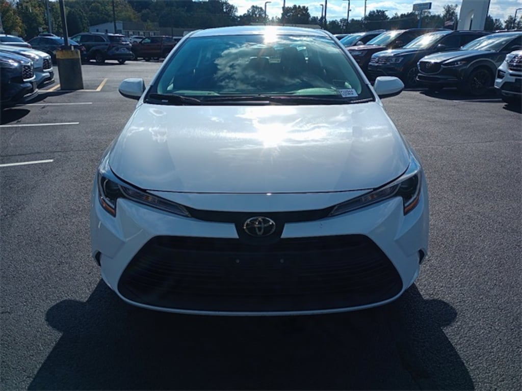 Certified 2025 Toyota Corolla LE Sedan