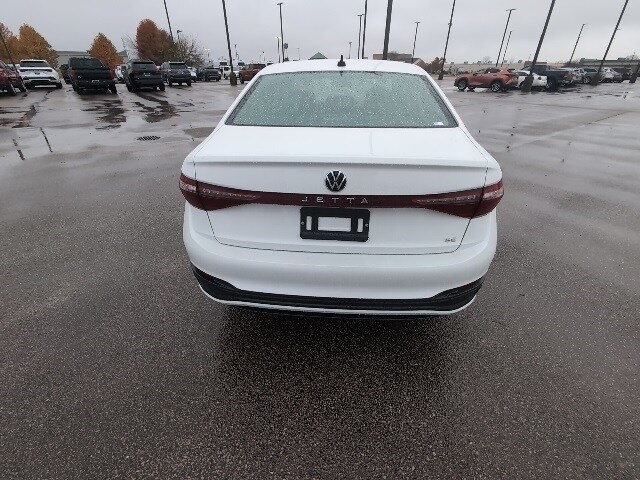 2025 Volkswagen Jetta 1.5T SE photo 3