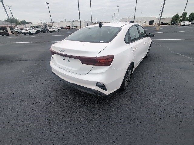 2023 Kia Forte LXS photo 3