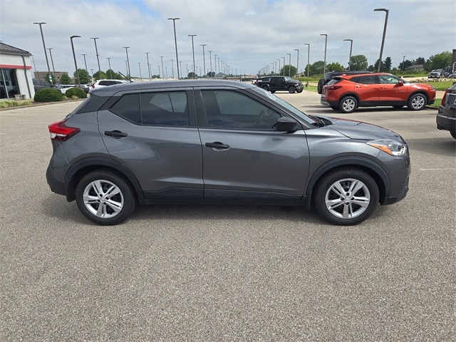 Used 2020 Nissan Kicks S with VIN 3N1CP5BV0LL506033 for sale in Evansville, IN