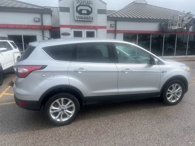 Used 2017 Ford Escape SE with VIN 1FMCU0G95HUE68506 for sale in Evansville, IN