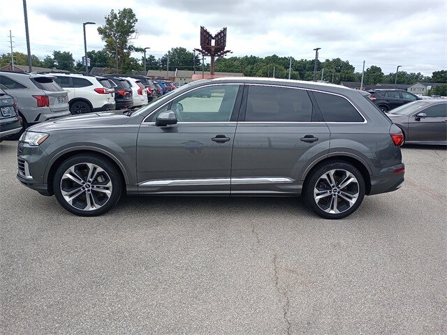 2022 Audi Q7 55 Prestige photo 4