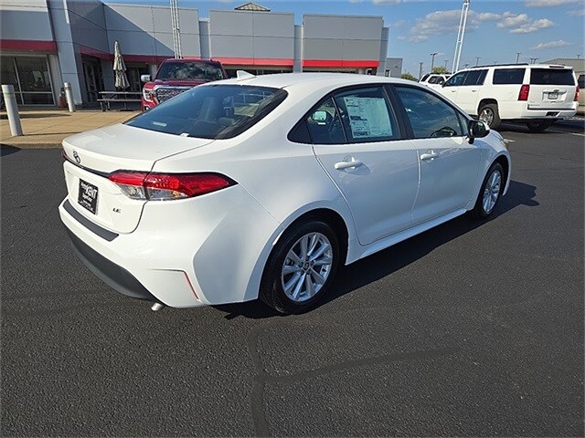 2026 Toyota Corolla LE photo 3