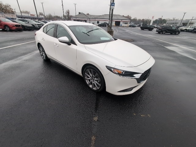 2022 Mazda Mazda3 Select's photo