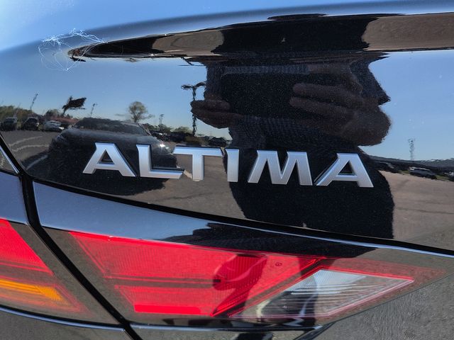 2025 Nissan Altima SV - Photo 12