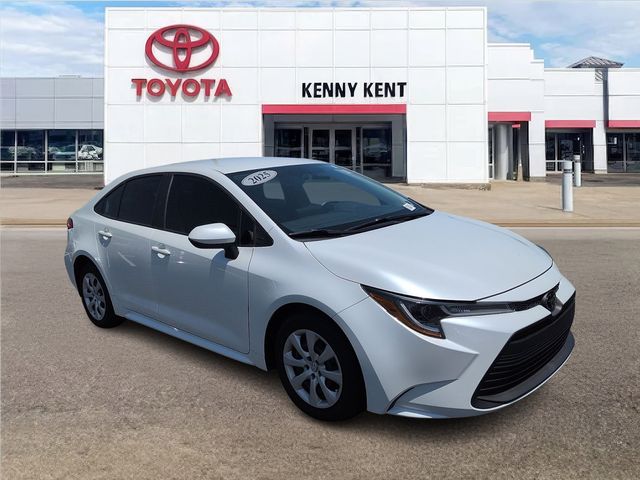 2025 Toyota Corolla LE CVT's photo
