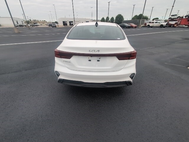 2023 Kia Forte LXS photo 4