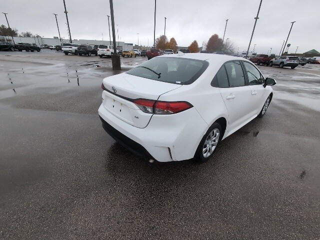 2024 Toyota Corolla LE photo 3