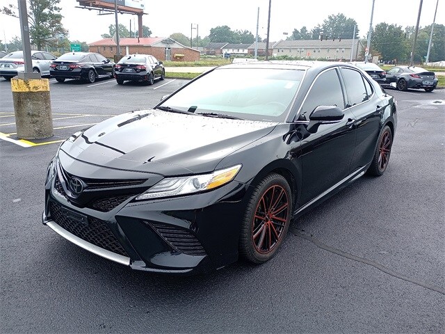 2020 Toyota Camry XSE photo 3