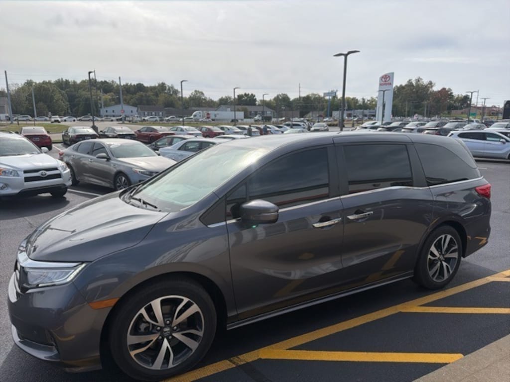 Used 2023 Honda Odyssey Touring Van